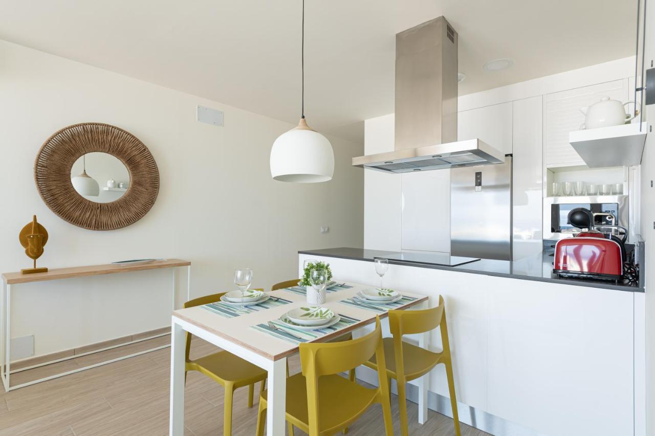 Elegant Living With Great Views Of Las Canteras Beach Las Palmas Buitenkant foto